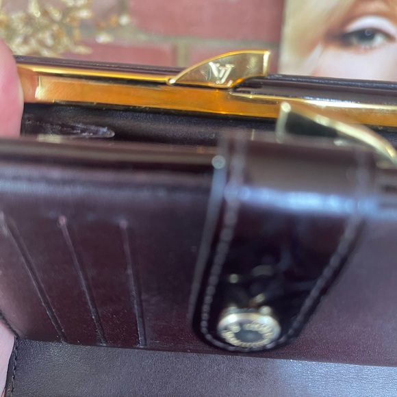 🔥Authentic 🔥Louis 🔥Vuitton 🔥Violette Monogram Vernis French Purse Wallet🔥 - Picture 8 of 11